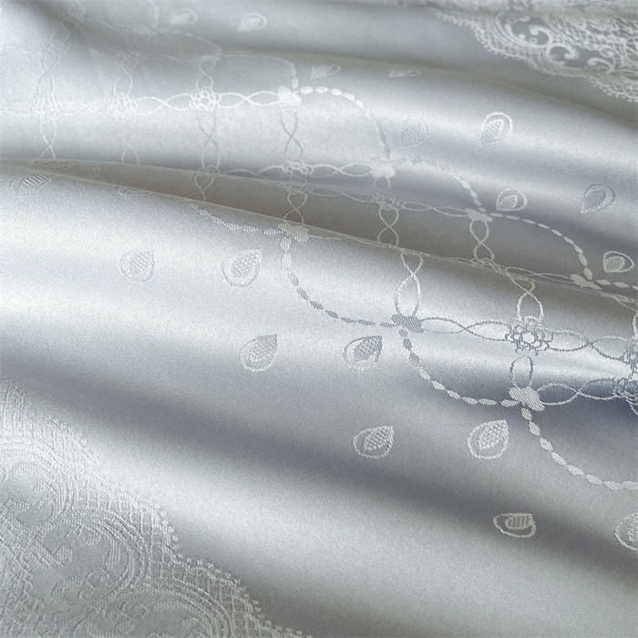 91家纺网 家纺一手货源 找家纺 大麦家纺 2026年高精密锦缎提花夏被四件套 梦网-浅灰