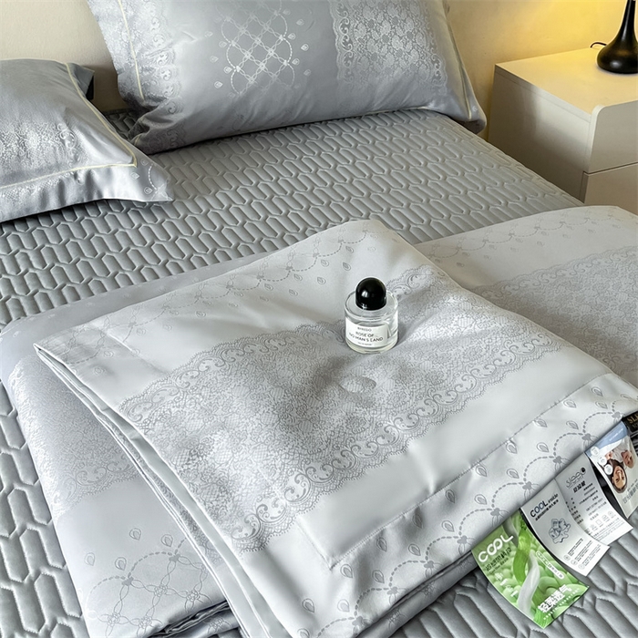 91家纺网 家纺一手货源 找家纺 大麦家纺 2026年高精密锦缎提花夏被四件套 梦网-浅灰