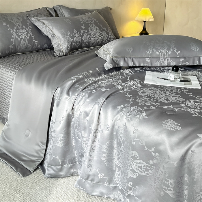 91家纺网 家纺一手货源 找家纺 大麦家纺 2026年高精密锦缎提花夏被四件套 密锁-浅灰