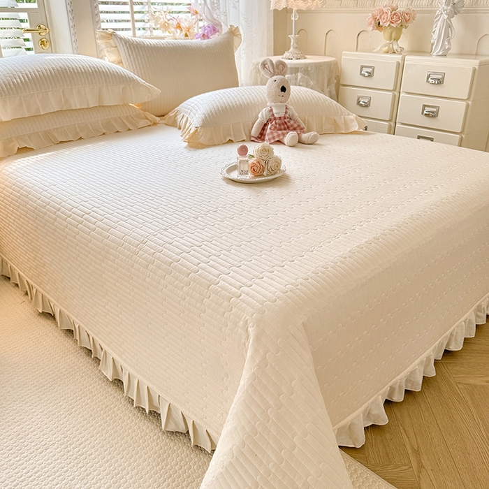 91家纺网 家纺一手货源 找家纺 （总）花香四季家纺 2026新款13376全棉夹棉床盖三件套13372纯棉纯色床盖花边公主风（可定制任意尺寸）