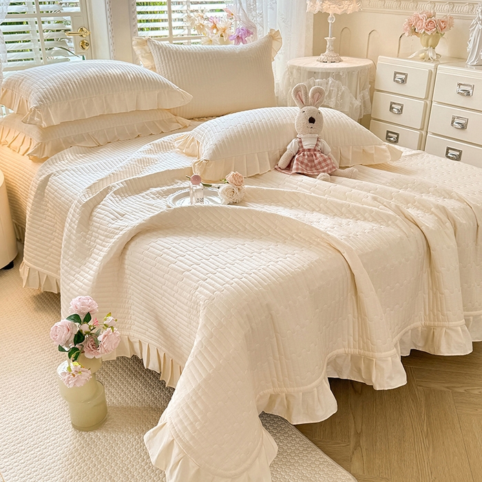 91家纺网 家纺一手货源 找家纺 （总）花香四季家纺 2026新款13376全棉夹棉床盖三件套13372纯棉纯色床盖花边公主风（可定制任意尺寸）