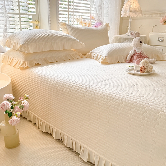 91家纺网 家纺一手货源 找家纺 （总）花香四季家纺 2026新款13376全棉夹棉床盖三件套13372纯棉纯色床盖花边公主风（可定制任意尺寸）