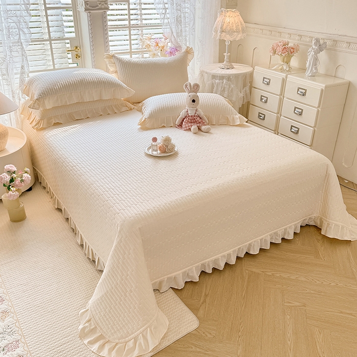 91家纺网 家纺一手货源 找家纺 （总）花香四季家纺 2026新款13376全棉夹棉床盖三件套13372纯棉纯色床盖花边公主风（可定制任意尺寸）