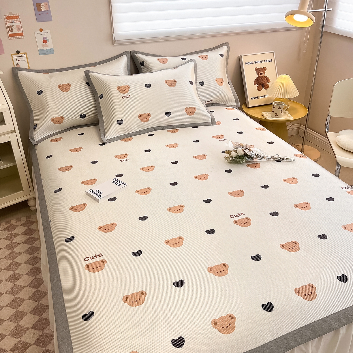 91家纺网 家纺一手货源 找家纺 懒猫家纺 2026春夏新款600D数码印花冰藤凉席席子-床席款 小熊仔