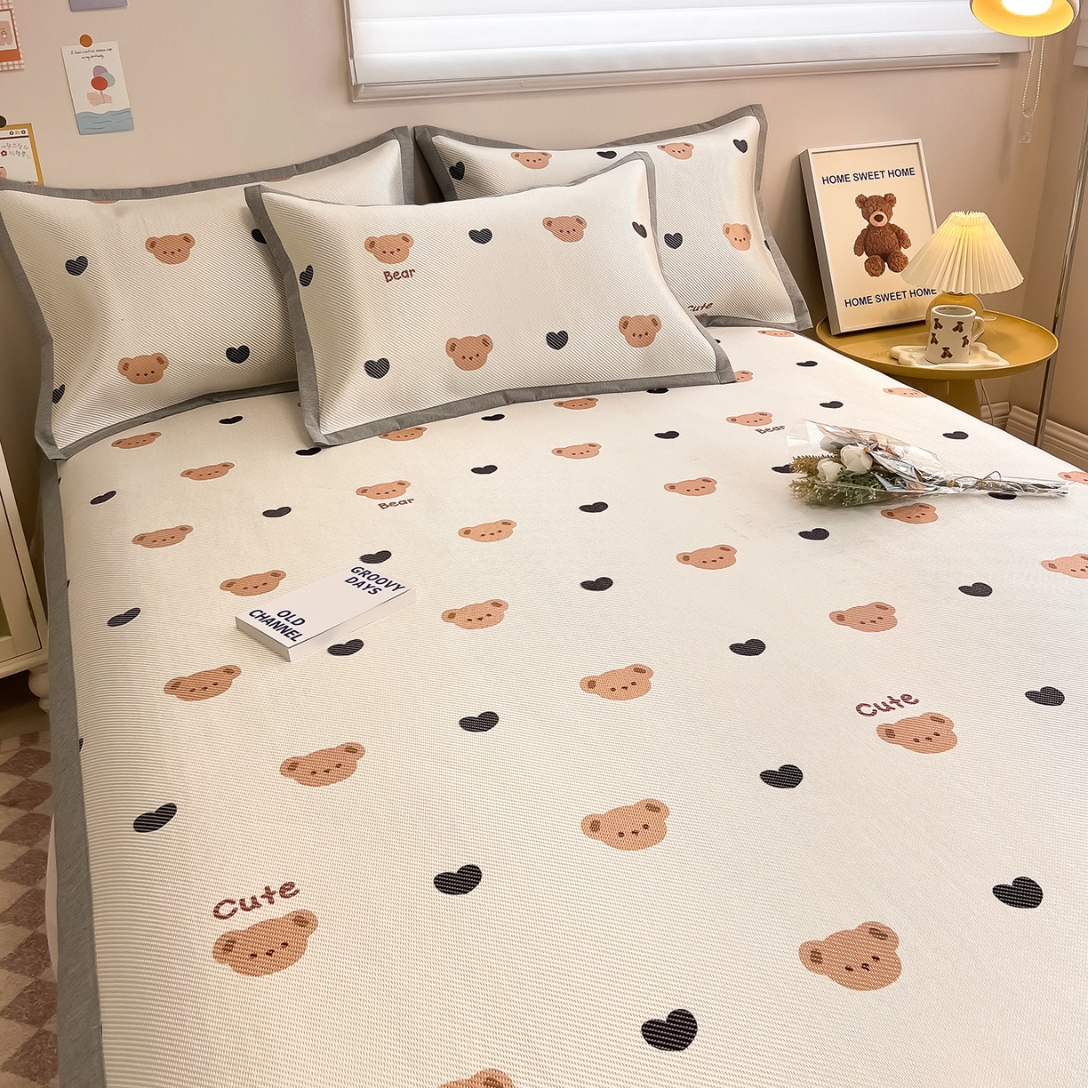 91家纺网 家纺一手货源 找家纺 懒猫家纺 2026春夏新款600D数码印花冰藤凉席席子-床席款 小熊仔