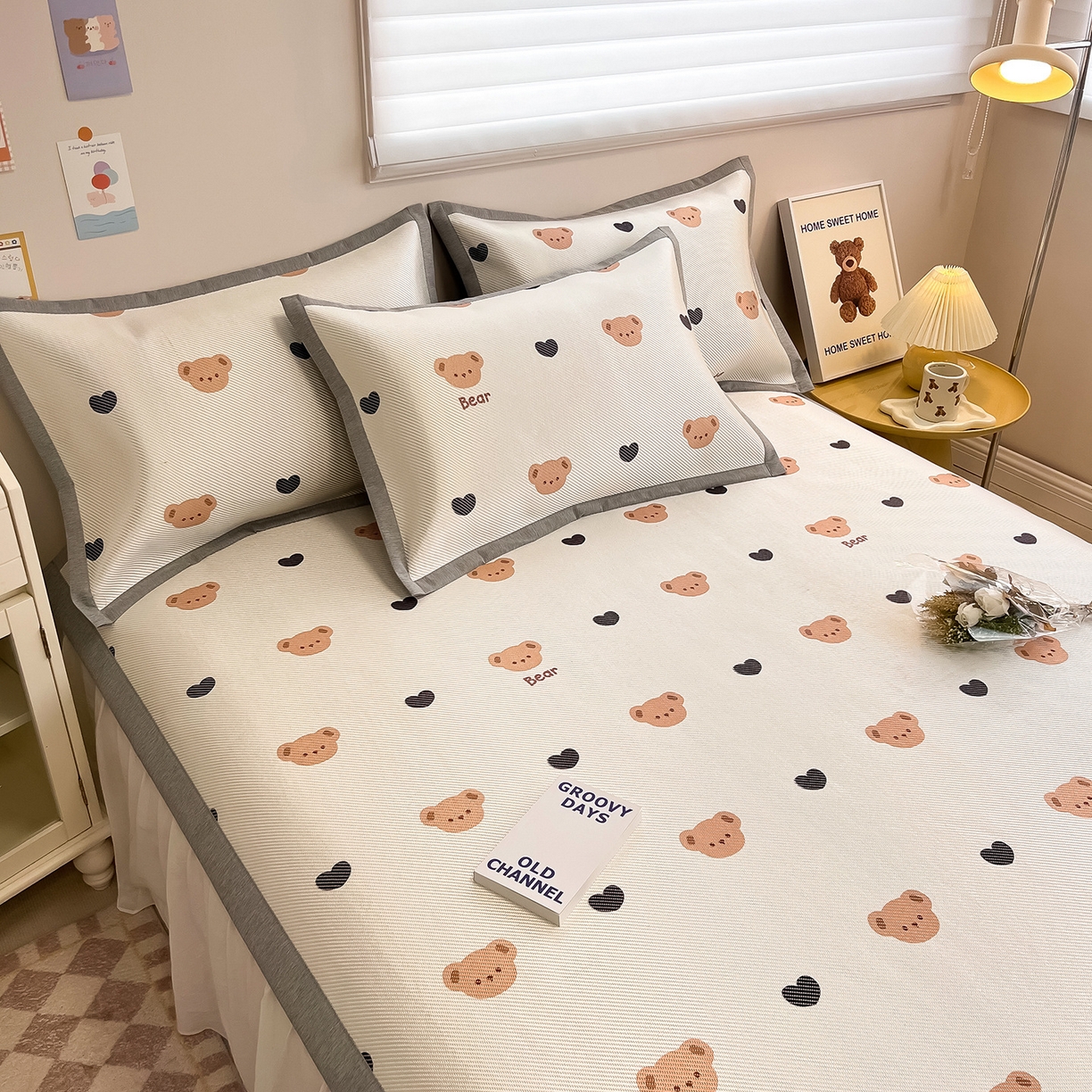 91家纺网 家纺一手货源 找家纺 懒猫家纺 2026春夏新款600D数码印花冰藤凉席席子-床席款 小熊仔