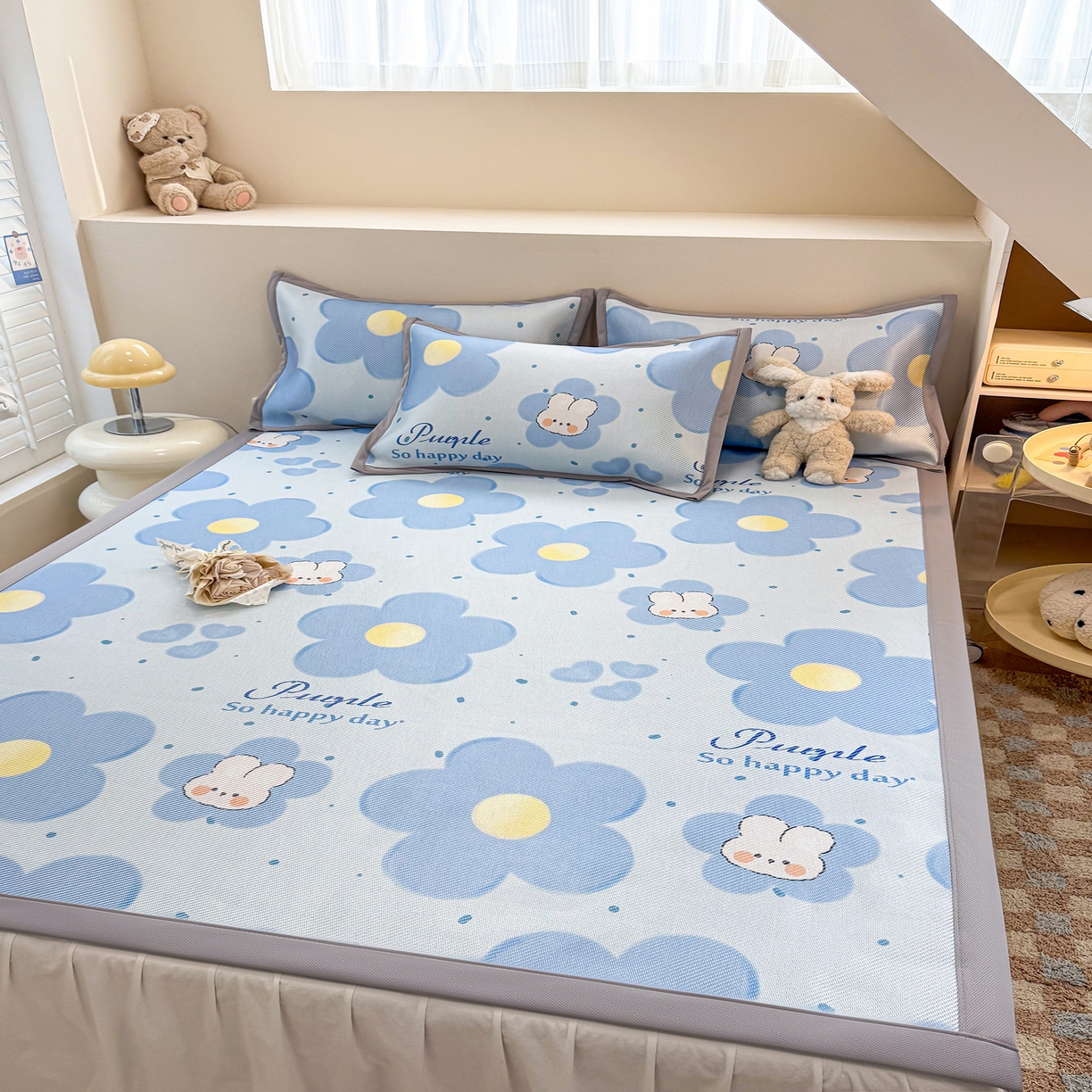 91家纺网 家纺一手货源 找家纺 懒猫家纺 2026春夏新款600D数码印花冰藤凉席席子-床席款 兔兔花开