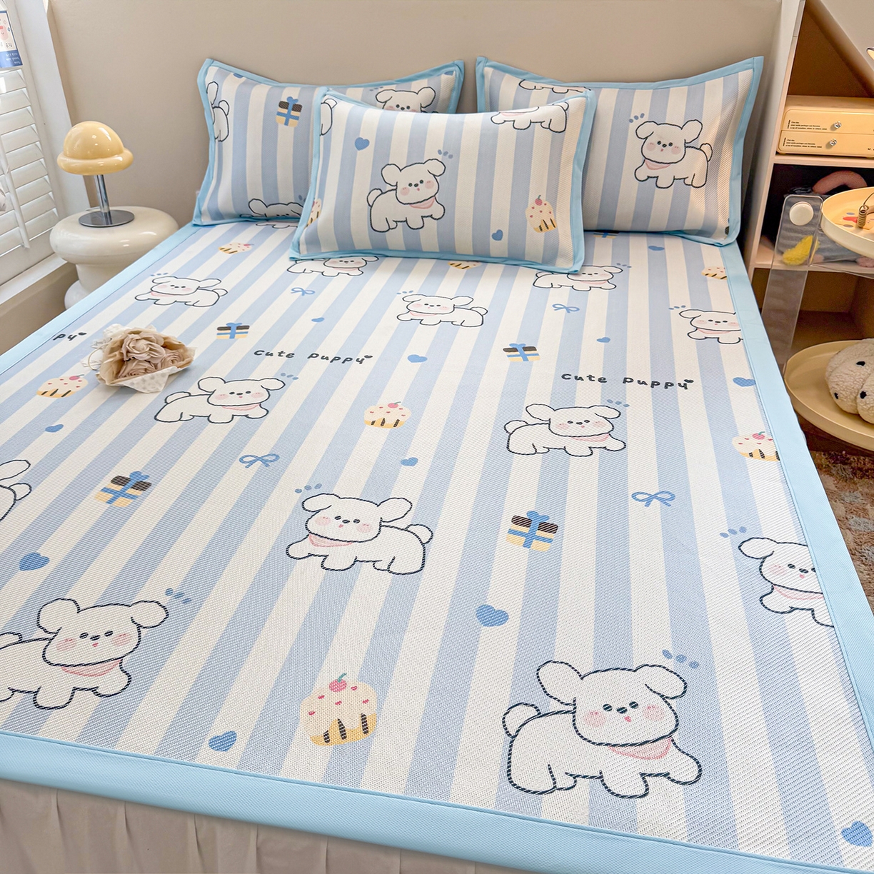 91家纺网 家纺一手货源 找家纺 懒猫家纺 2026春夏新款600D数码印花冰藤凉席席子-床席款 甜品小狗