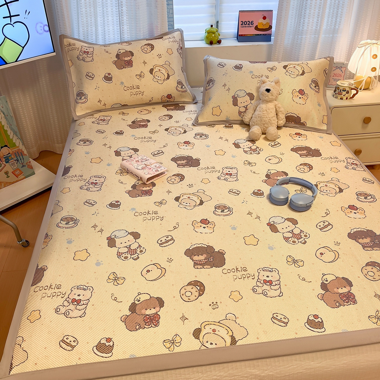 91家纺网 家纺一手货源 找家纺 懒猫家纺 2026春夏新款600D数码印花冰藤凉席席子-床席款 曲奇小狗