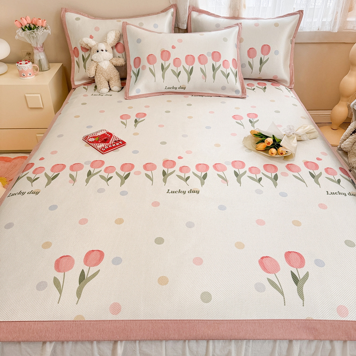 91家纺网 家纺一手货源 找家纺 懒猫家纺 2026春夏新款600D数码印花冰藤凉席席子-床席款 浪漫郁金香