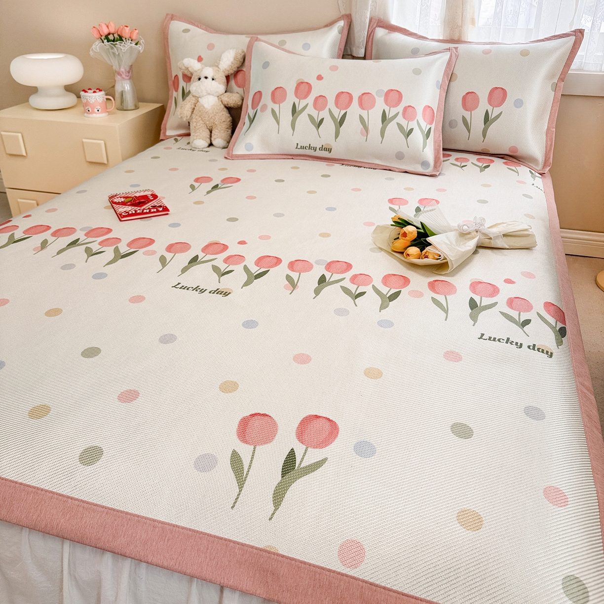 91家纺网 家纺一手货源 找家纺 懒猫家纺 2026春夏新款600D数码印花冰藤凉席席子-床席款 浪漫郁金香