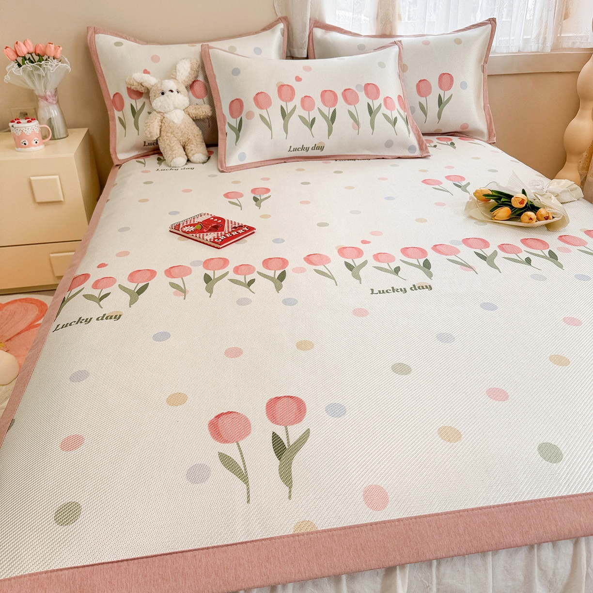 91家纺网 家纺一手货源 找家纺 懒猫家纺 2026春夏新款600D数码印花冰藤凉席席子-床席款 浪漫郁金香