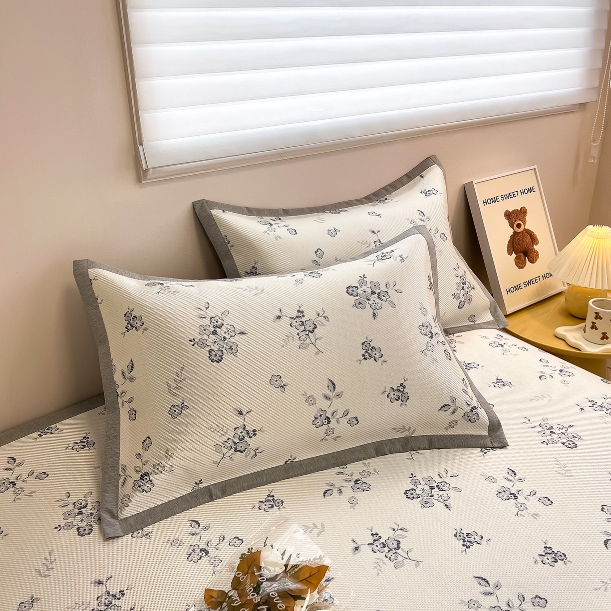 91家纺网 家纺一手货源 找家纺 懒猫家纺 2026春夏新款600D数码印花冰藤凉席席子-床席款 时光清浅