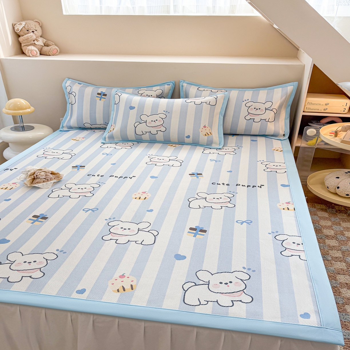 91家纺网 家纺一手货源 找家纺 懒猫家纺 2026春夏新款600D数码印花冰藤凉席席子-床席款 甜品小狗