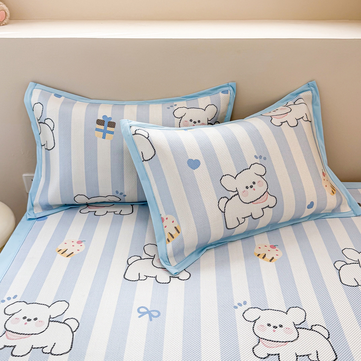 91家纺网 家纺一手货源 找家纺 懒猫家纺 2026春夏新款600D数码印花冰藤凉席席子-床席款 甜品小狗