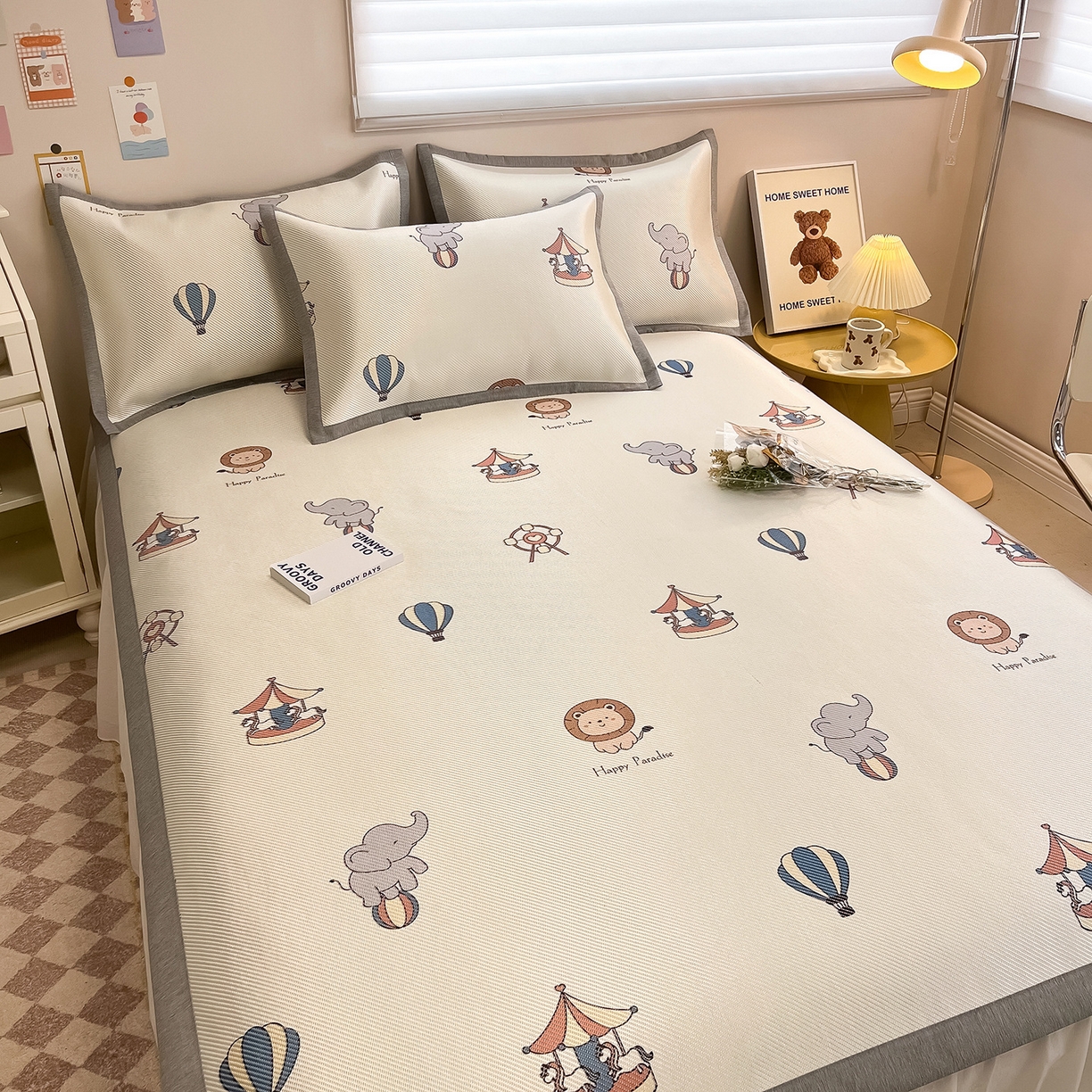 91家纺网 家纺一手货源 找家纺 懒猫家纺 2026春夏新款600D数码印花冰藤凉席席子-床席款 游乐园