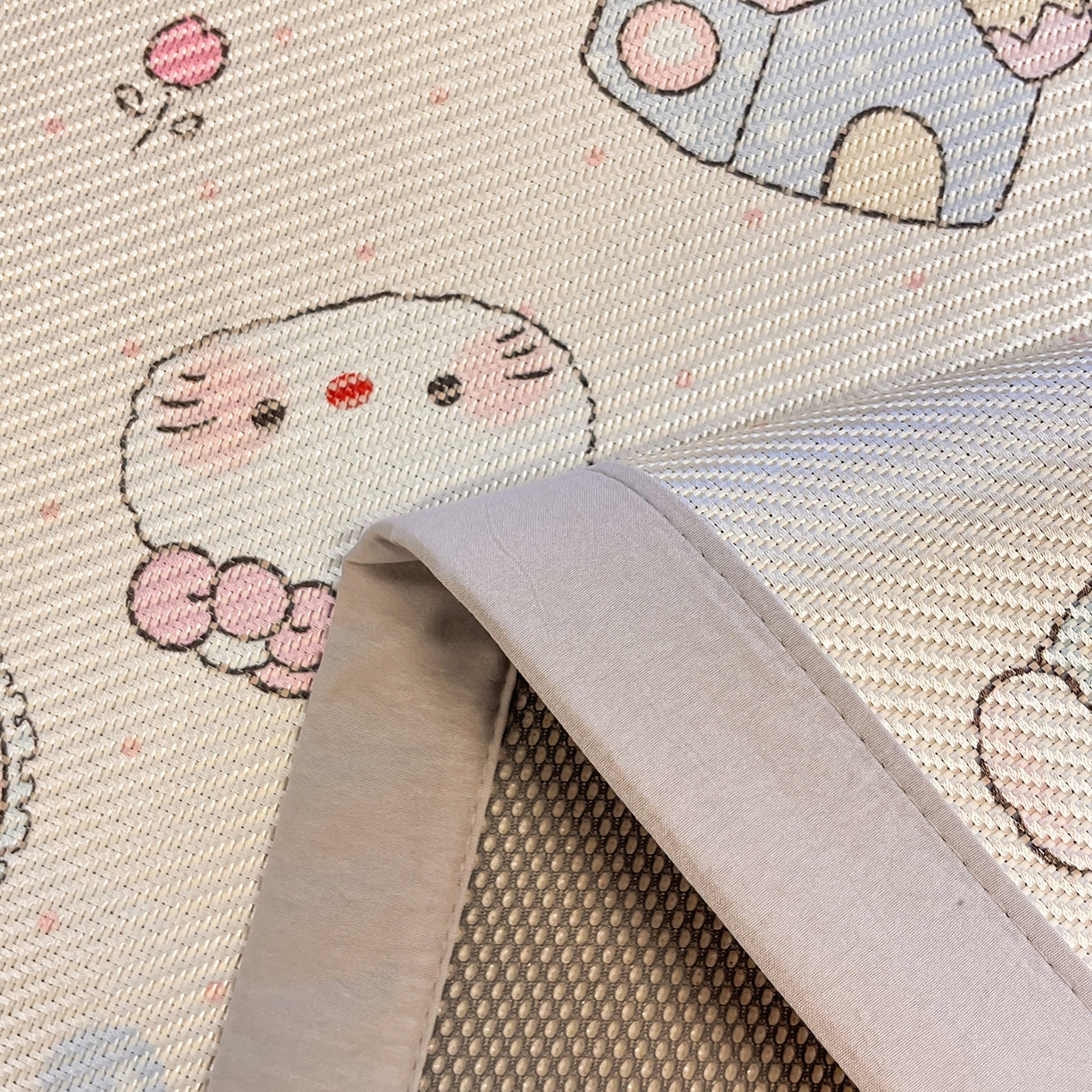 91家纺网 家纺一手货源 找家纺 懒猫家纺 2026春夏新款600D数码印花冰藤凉席席子-床席款 甜品小屋