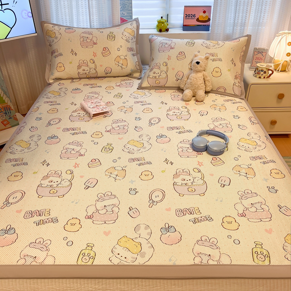 91家纺网 家纺一手货源 找家纺 懒猫家纺 2026春夏新款600D数码印花冰藤凉席席子-床席款 小猫泡泡浴