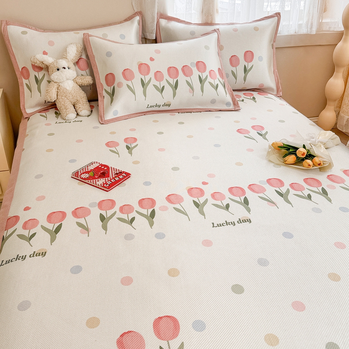 91家纺网 家纺一手货源 找家纺 懒猫家纺 2026春夏新款600D数码印花冰藤凉席席子-床席款 浪漫郁金香