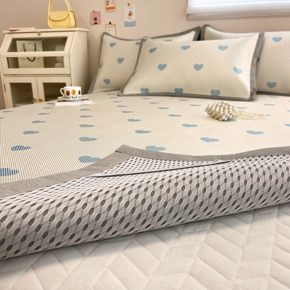 91家纺网 家纺一手货源 找家纺 懒猫家纺 2026春夏新款600D数码印花冰藤凉席席子-床席款 小爱心