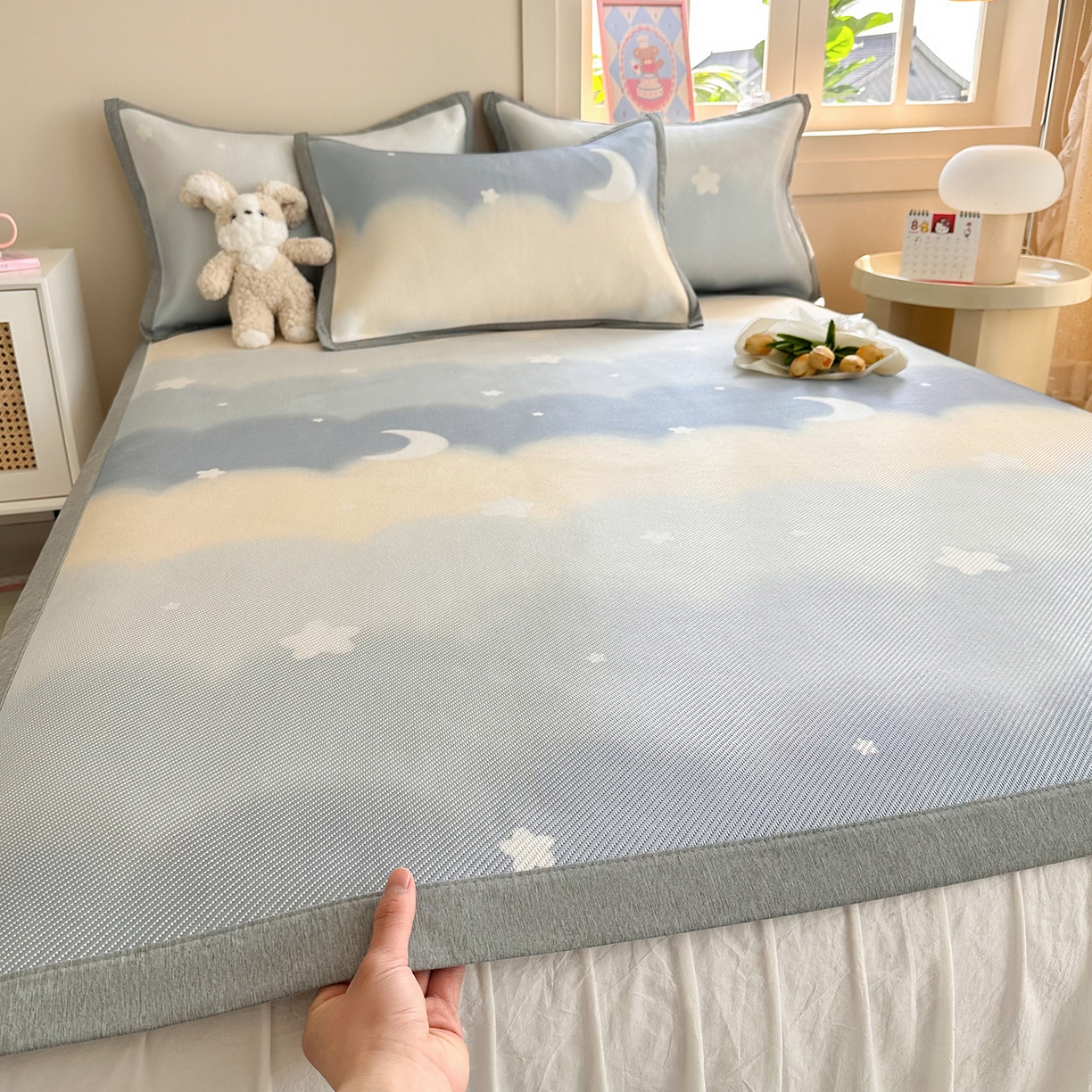 91家纺网 家纺一手货源 找家纺 懒猫家纺 2026春夏新款600D数码印花冰藤凉席席子-床席款 星月