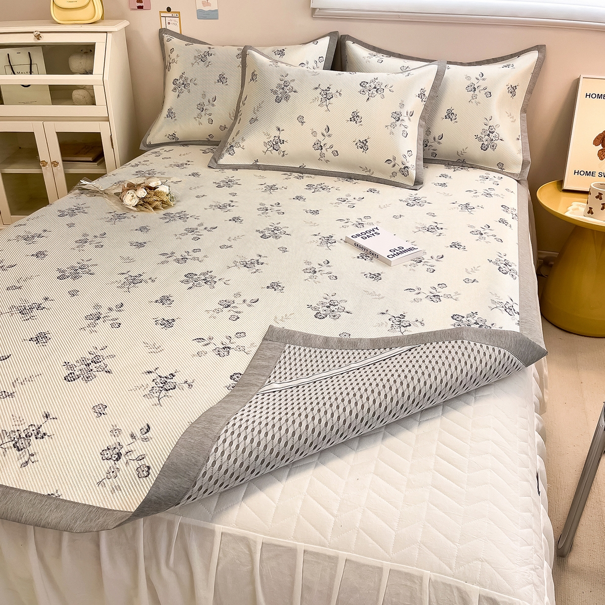 91家纺网 家纺一手货源 找家纺 懒猫家纺 2026春夏新款600D数码印花冰藤凉席席子-床席款 时光清浅