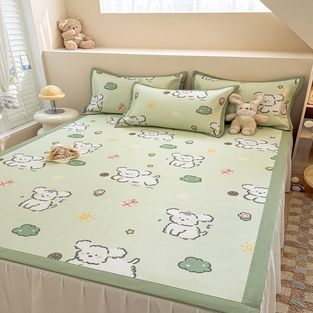 91家纺网 家纺一手货源 找家纺 懒猫家纺 2026春夏新款600D数码印花冰藤凉席席子-床席款 玩耍小狗-绿