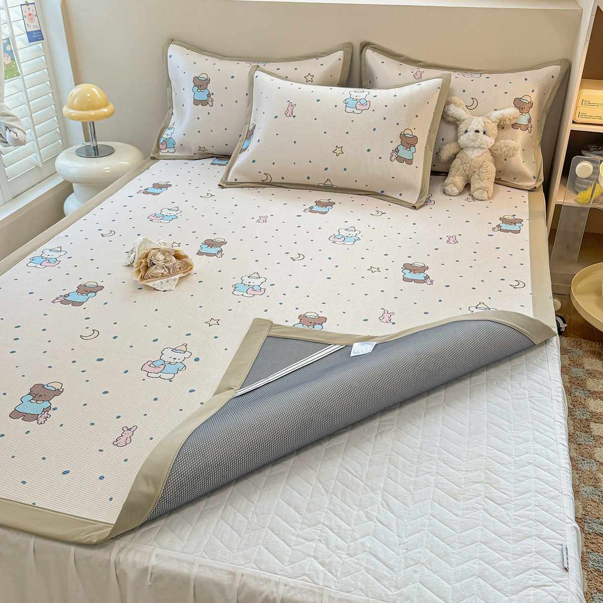 91家纺网 家纺一手货源 找家纺 懒猫家纺 2026春夏新款600D数码印花冰藤凉席席子-床席款 睡意朦胧