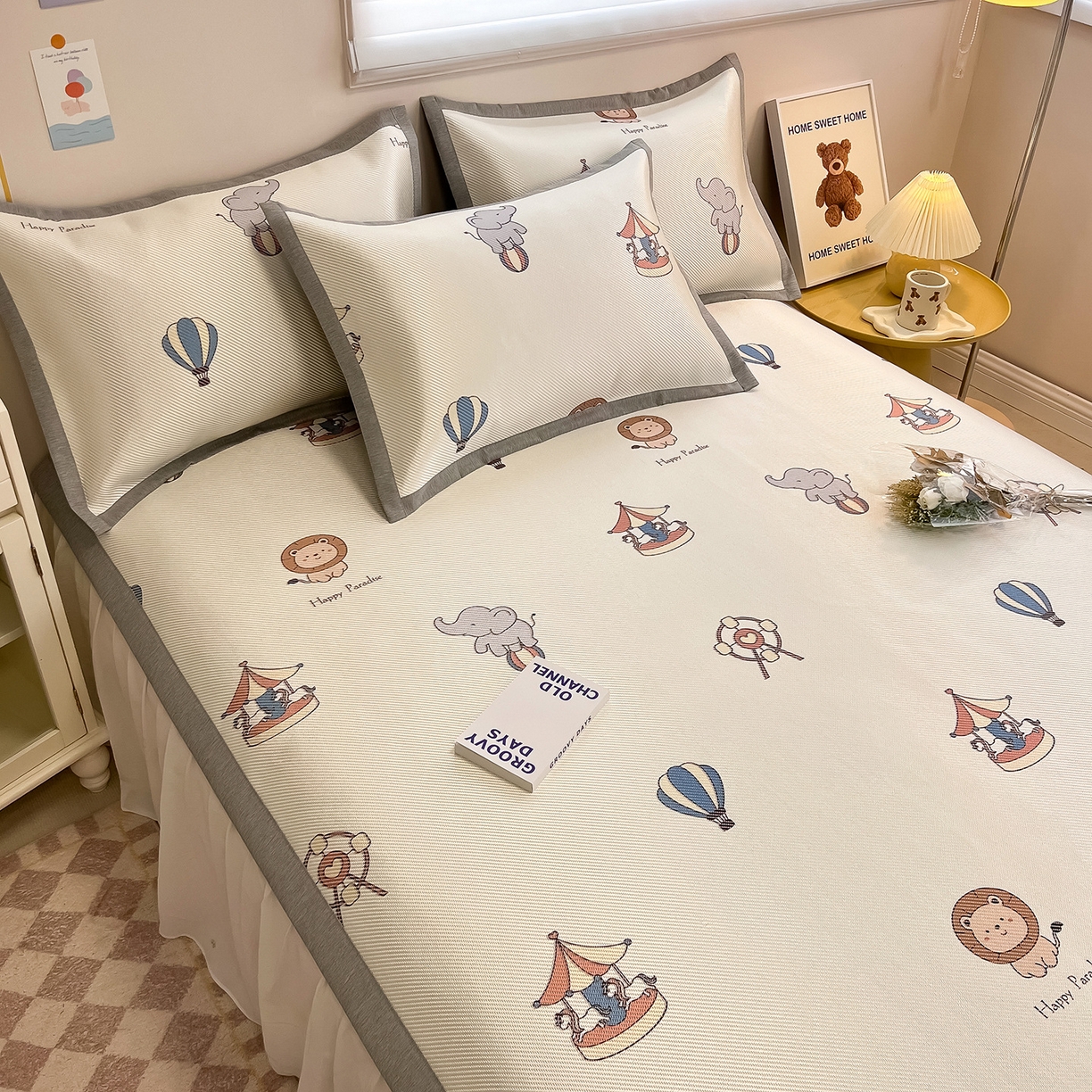 91家纺网 家纺一手货源 找家纺 懒猫家纺 2026春夏新款600D数码印花冰藤凉席席子-床席款 游乐园