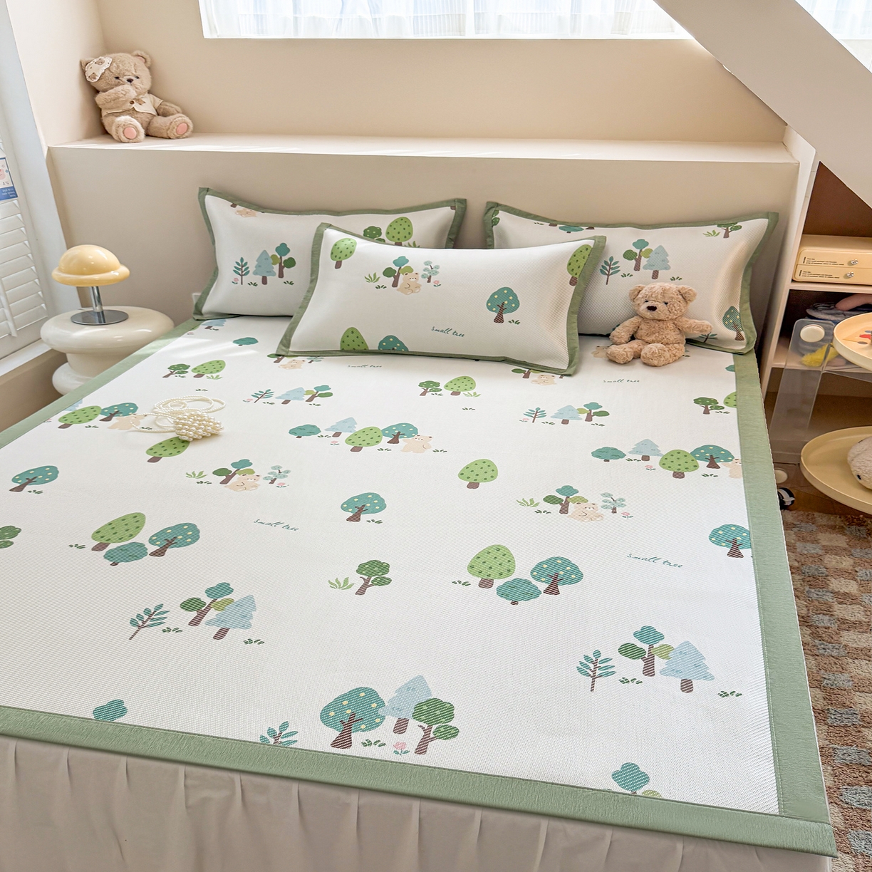 91家纺网 家纺一手货源 找家纺 懒猫家纺 2026春夏新款600D数码印花冰藤凉席席子-床席款 森林小熊