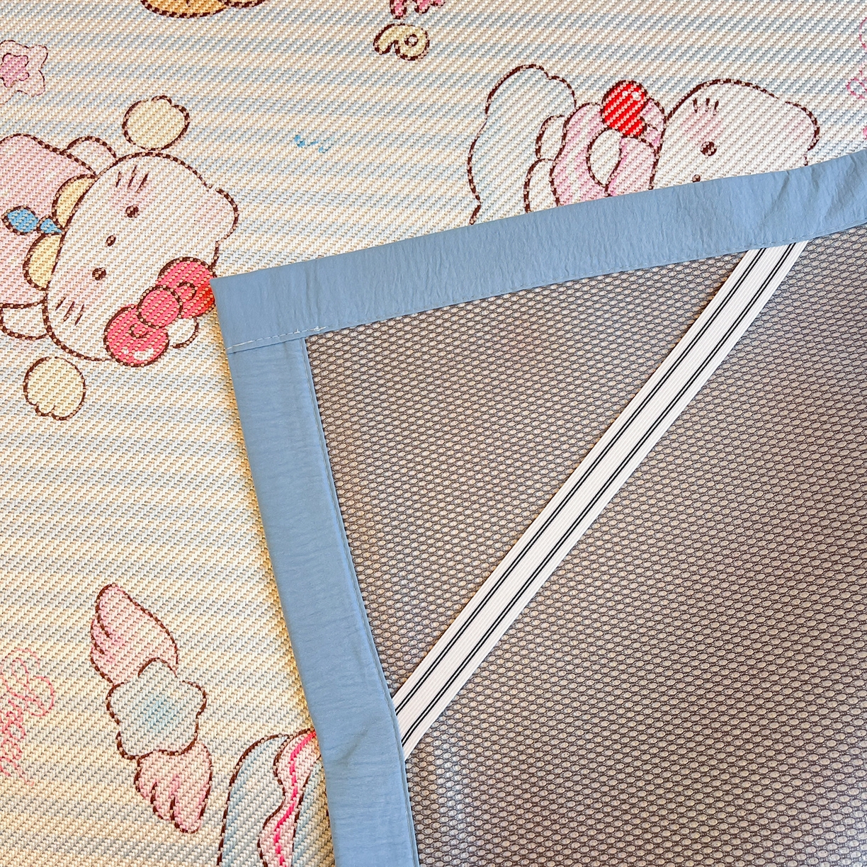 91家纺网 家纺一手货源 找家纺 懒猫家纺 2026春夏新款600D数码印花冰藤凉席席子-床席款 甜心天使