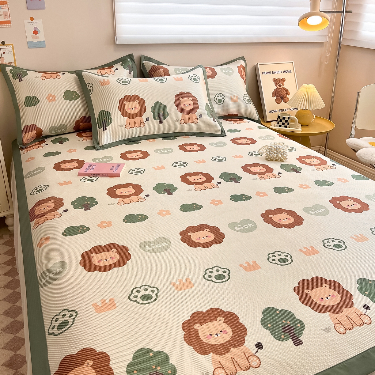 91家纺网 家纺一手货源 找家纺 懒猫家纺 2026春夏新款600D数码印花冰藤凉席席子-床席款 狮子王