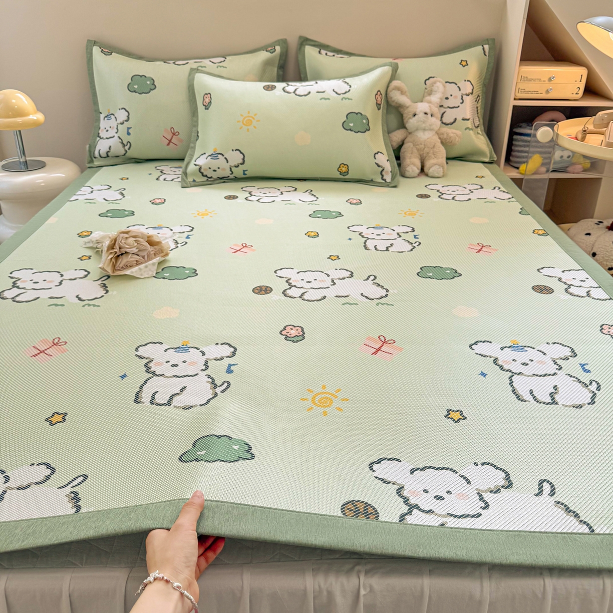 懒猫家纺 2026春夏新款600D数码印花冰藤凉席席子-床席款 玩耍小狗-绿