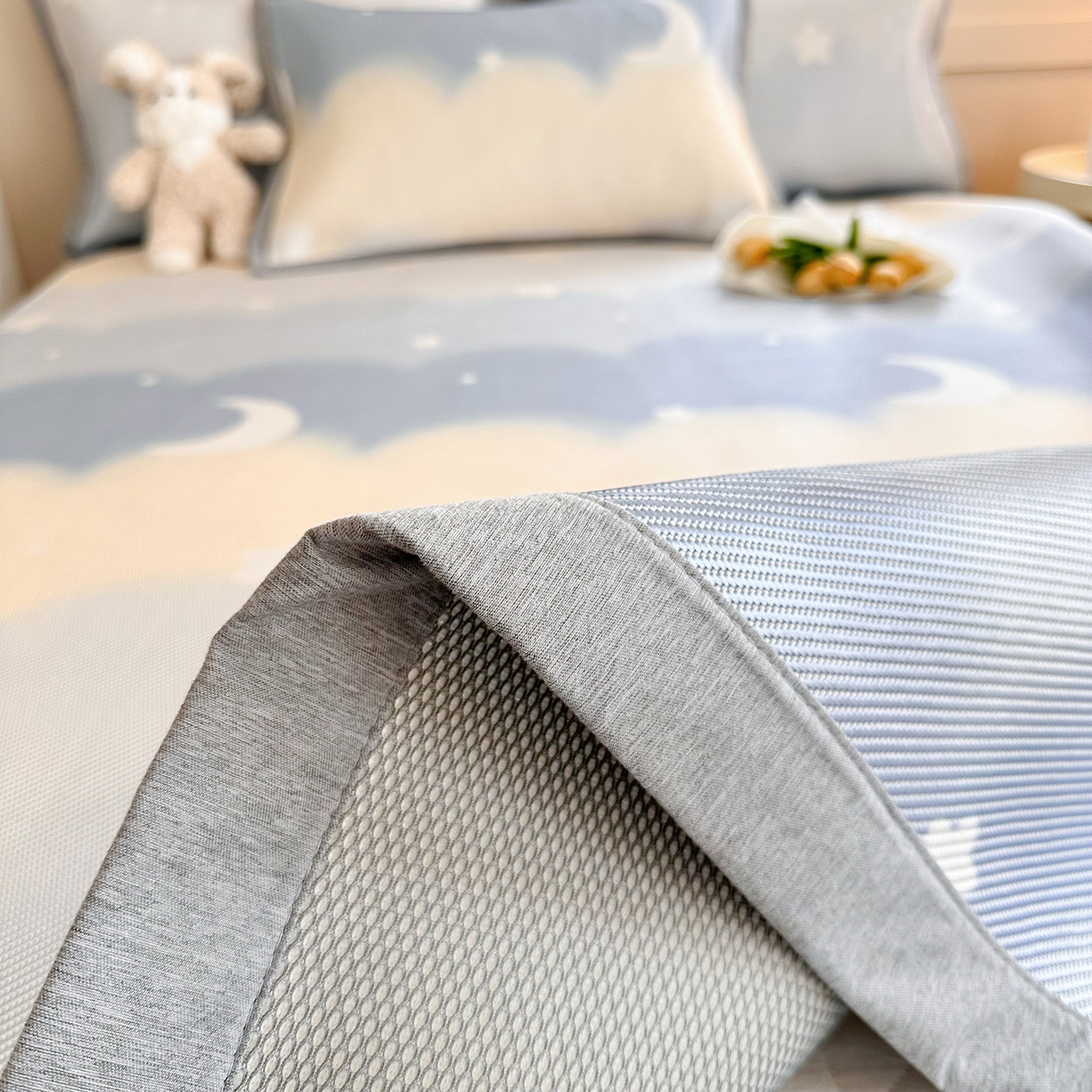 91家纺网 家纺一手货源 找家纺 懒猫家纺 2026春夏新款600D数码印花冰藤凉席席子-床席款 星月