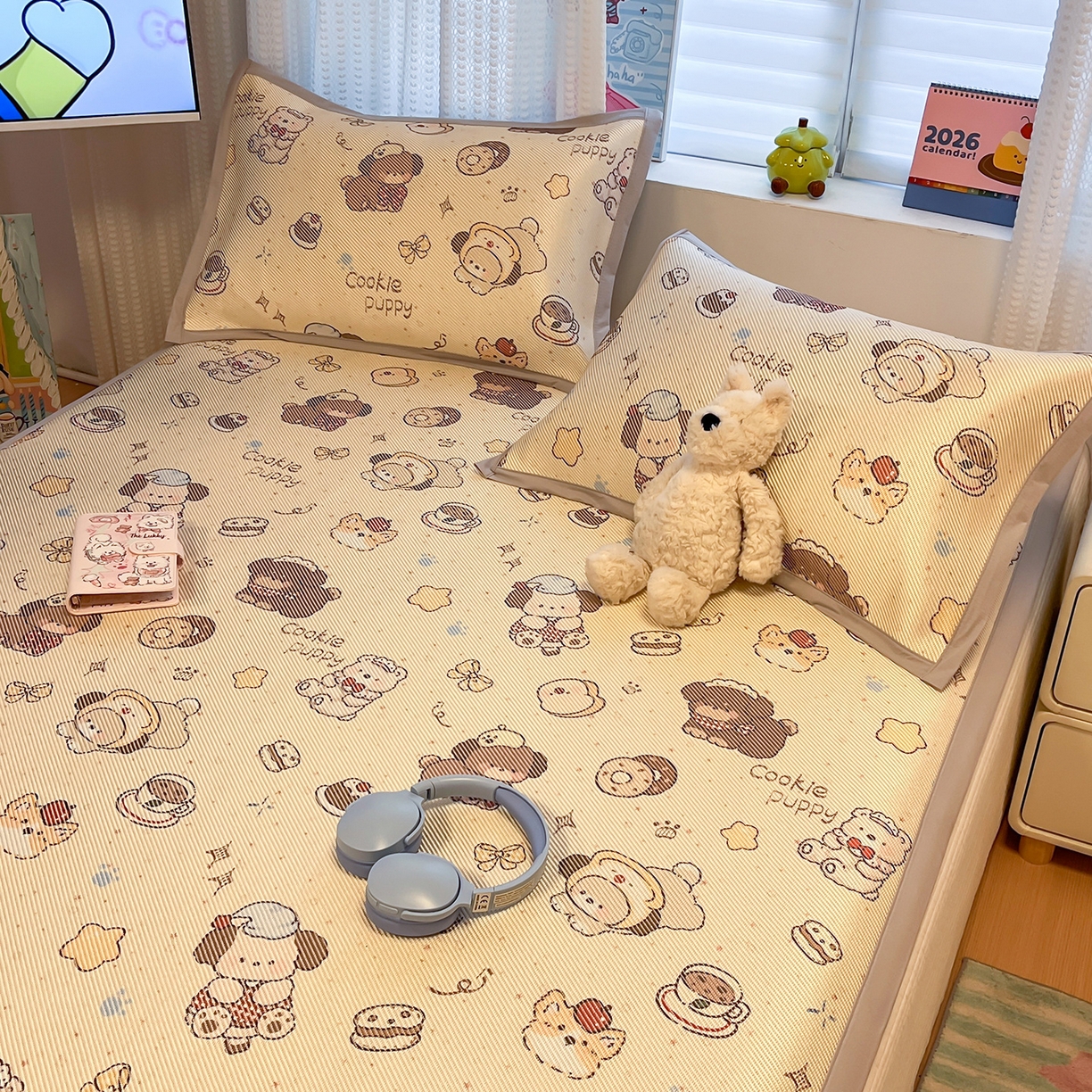 91家纺网 家纺一手货源 找家纺 懒猫家纺 2026春夏新款600D数码印花冰藤凉席席子-床席款 曲奇小狗