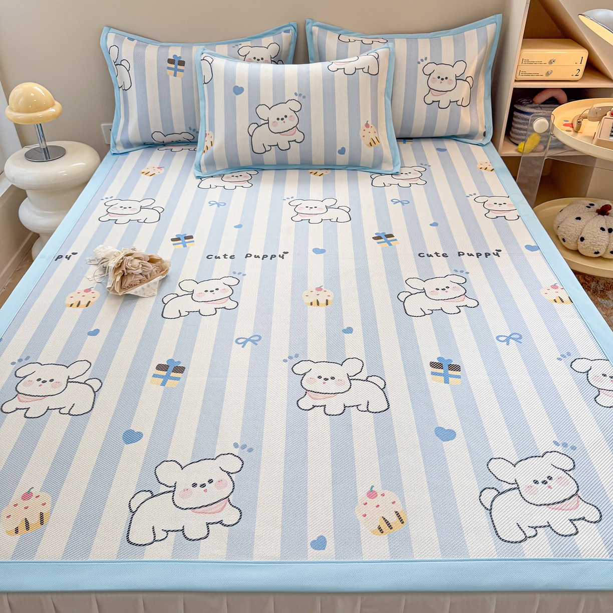 91家纺网 家纺一手货源 找家纺 懒猫家纺 2026春夏新款600D数码印花冰藤凉席席子-床席款 甜品小狗