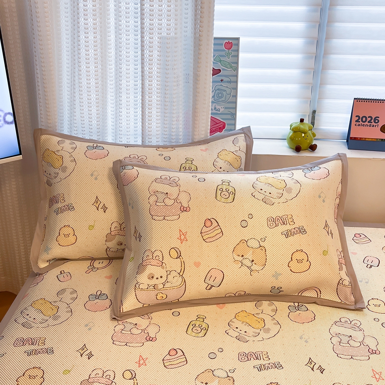 91家纺网 家纺一手货源 找家纺 懒猫家纺 2026春夏新款600D数码印花冰藤凉席席子-床席款 小猫泡泡浴