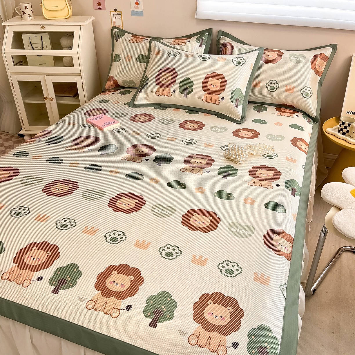 91家纺网 家纺一手货源 找家纺 懒猫家纺 2026春夏新款600D数码印花冰藤凉席席子-床席款 狮子王