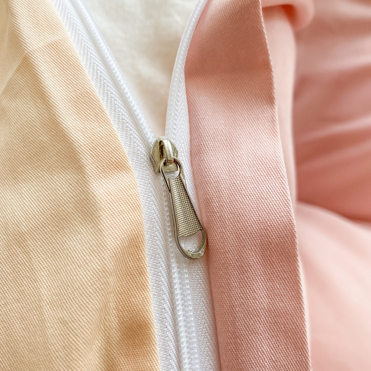 91家纺网 家纺一手货源 找家纺 女子家纺 2026新款全棉纯棉水洗棉布标四件套 公主粉+杏色