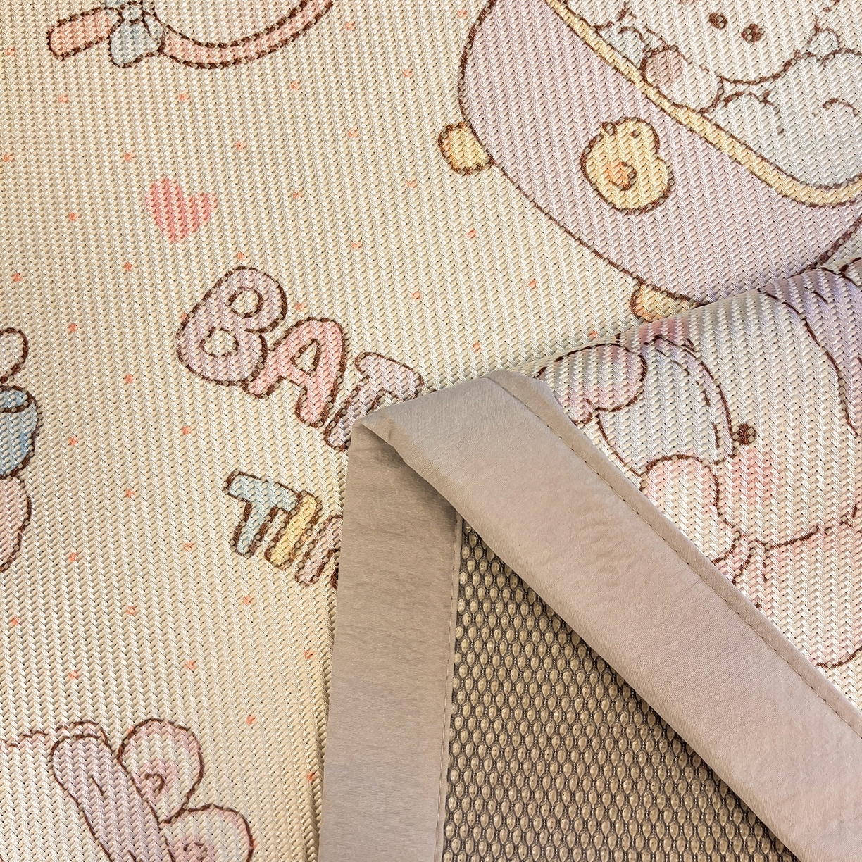 91家纺网 家纺一手货源 找家纺 懒猫家纺 2026春夏新款600D数码印花冰藤凉席席子-床席款 小猫泡泡浴