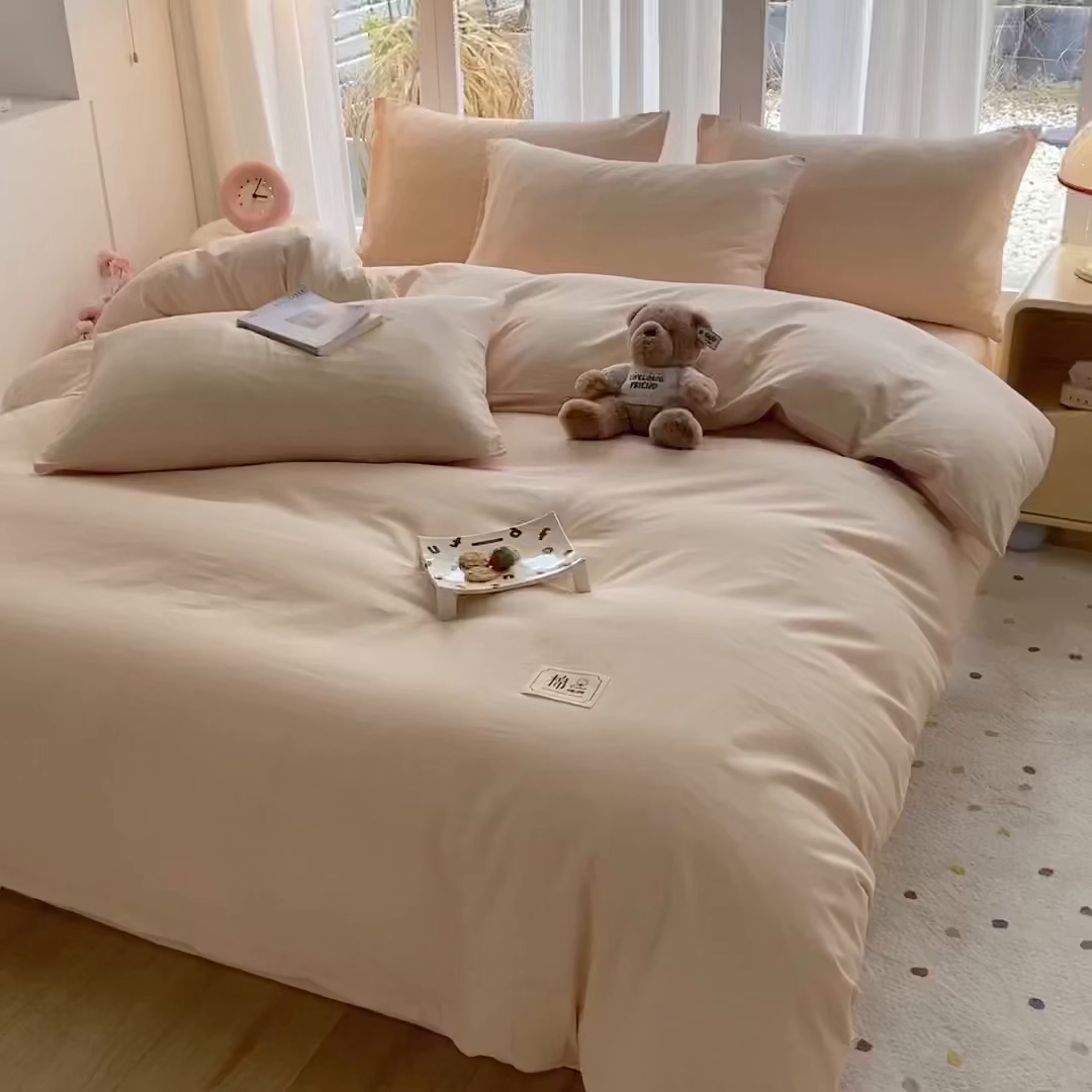 91家纺网 家纺一手货源 找家纺 女子家纺 2026新款全棉纯棉水洗棉布标四件套 米杏