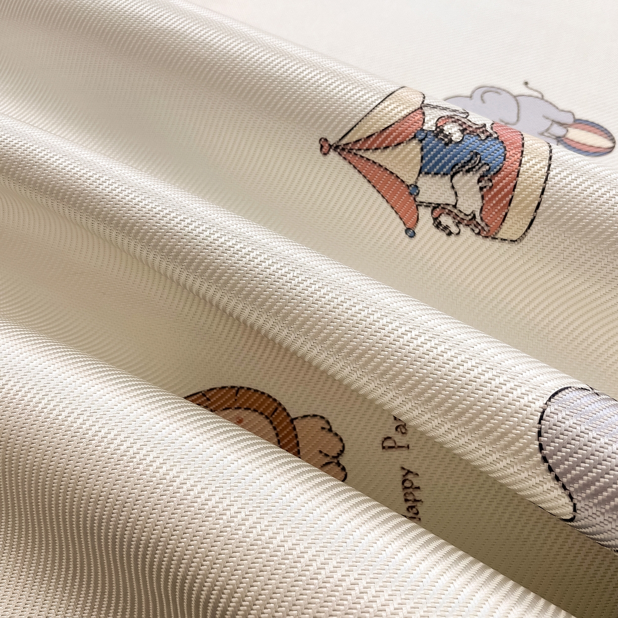 91家纺网 家纺一手货源 找家纺 懒猫家纺 2026春夏新款600D数码印花冰藤凉席席子-床席款 游乐园