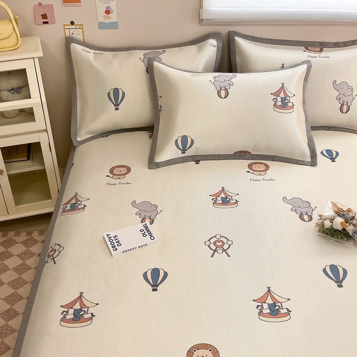 91家纺网 家纺一手货源 找家纺 懒猫家纺 2026春夏新款600D数码印花冰藤凉席席子-床席款 游乐园