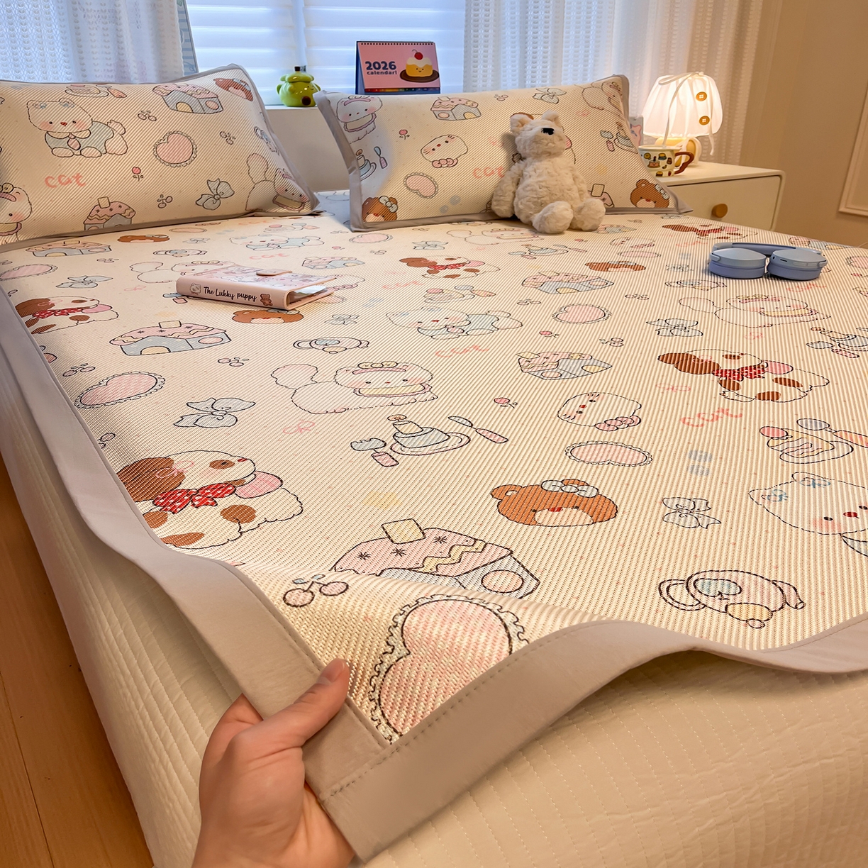 91家纺网 家纺一手货源 找家纺 懒猫家纺 2026春夏新款600D数码印花冰藤凉席席子-床席款 甜品小屋