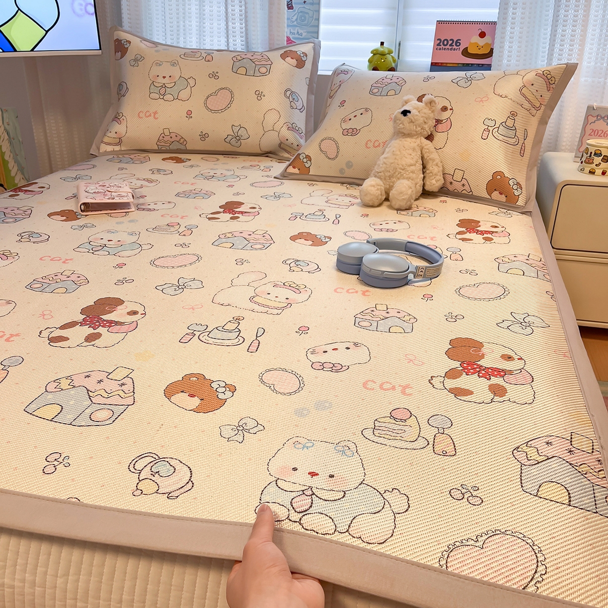 91家纺网 家纺一手货源 找家纺 懒猫家纺 2026春夏新款600D数码印花冰藤凉席席子-床席款 甜品小屋