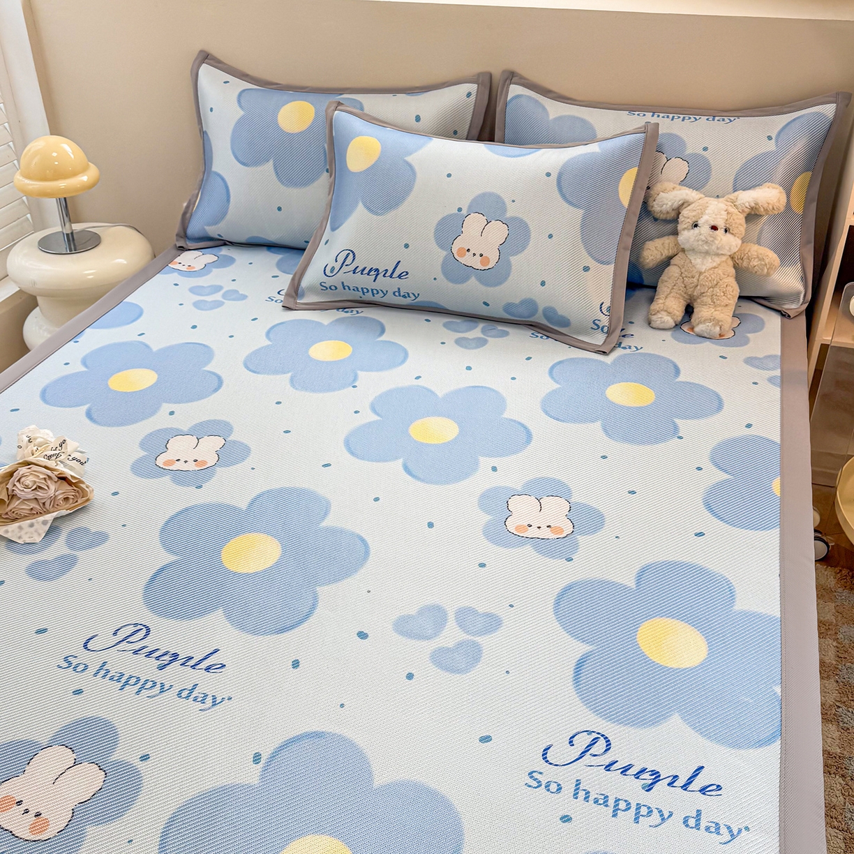 91家纺网 家纺一手货源 找家纺 懒猫家纺 2026春夏新款600D数码印花冰藤凉席席子-床席款 兔兔花开