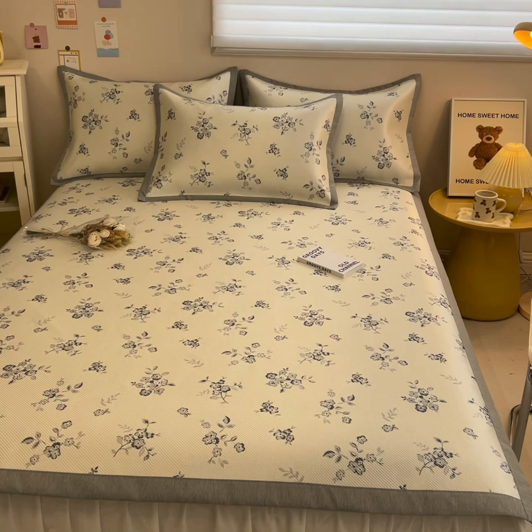 91家纺网 家纺一手货源 找家纺 懒猫家纺 2026春夏新款600D数码印花冰藤凉席席子-床席款 时光清浅