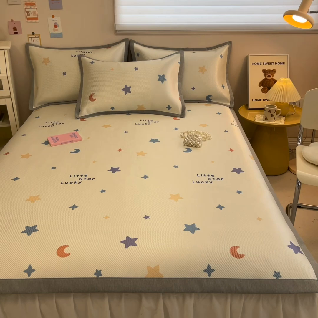 91家纺网 家纺一手货源 找家纺 懒猫家纺 2026春夏新款600D数码印花冰藤凉席席子-床席款 小星愿