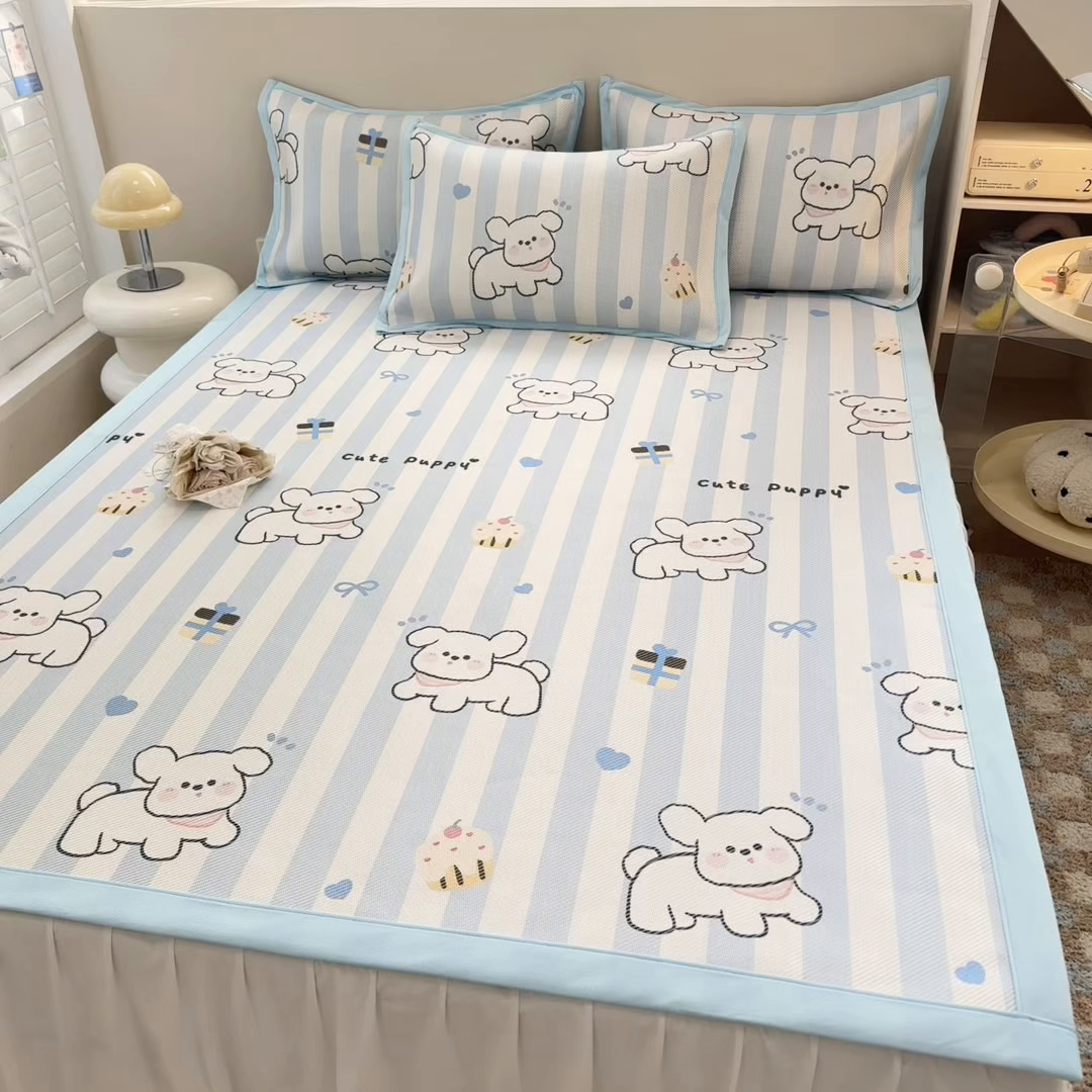 91家纺网 家纺一手货源 找家纺 懒猫家纺 2026春夏新款600D数码印花冰藤凉席席子-床席款 甜品小狗