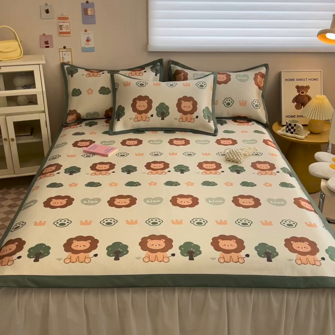 91家纺网 家纺一手货源 找家纺 懒猫家纺 2026春夏新款600D数码印花冰藤凉席席子-床席款 狮子王